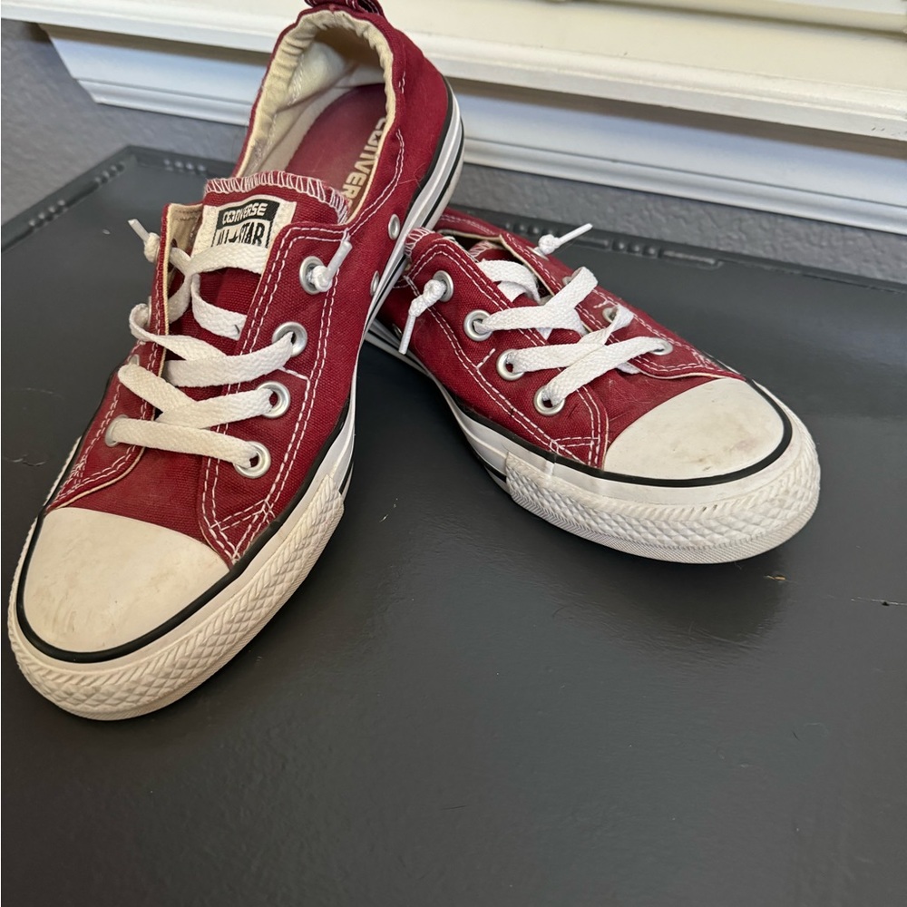 Women’s Converse size 9.5 ~ Slip right on and go. So comfortable & great shape